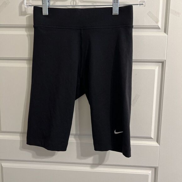 NWT Women's NIKE Sportswear Tight‎ Fit Mid Rise Black Shorts CZ8526-010 Size XS - Picture 1 of 2